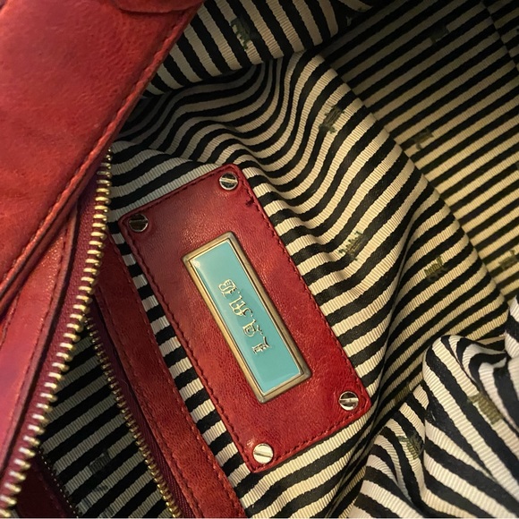 L.A.M.B by Gwen Stefani leather shoulder bag! Leather is super soft! - Picture 9 of 10